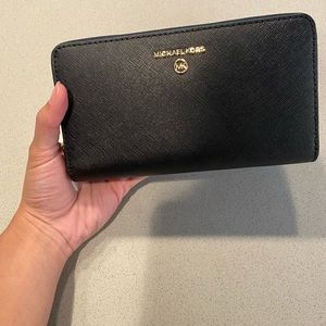 Michael kors Travel wallet! ✈️